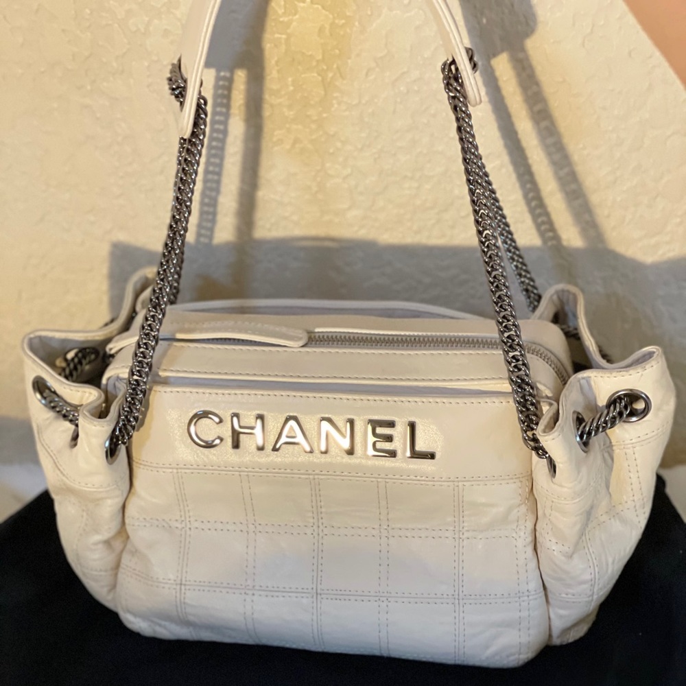 100% authentic Chanel lambskin camera bag